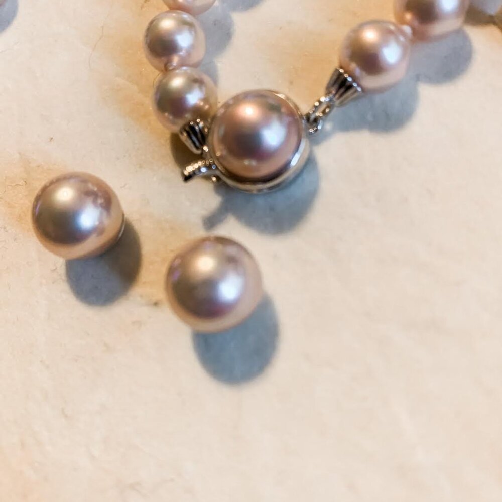 Hard to find! Classic pale pink Majorica Pearl Necklace/Earring Set - like new! - Picture 4 of 12